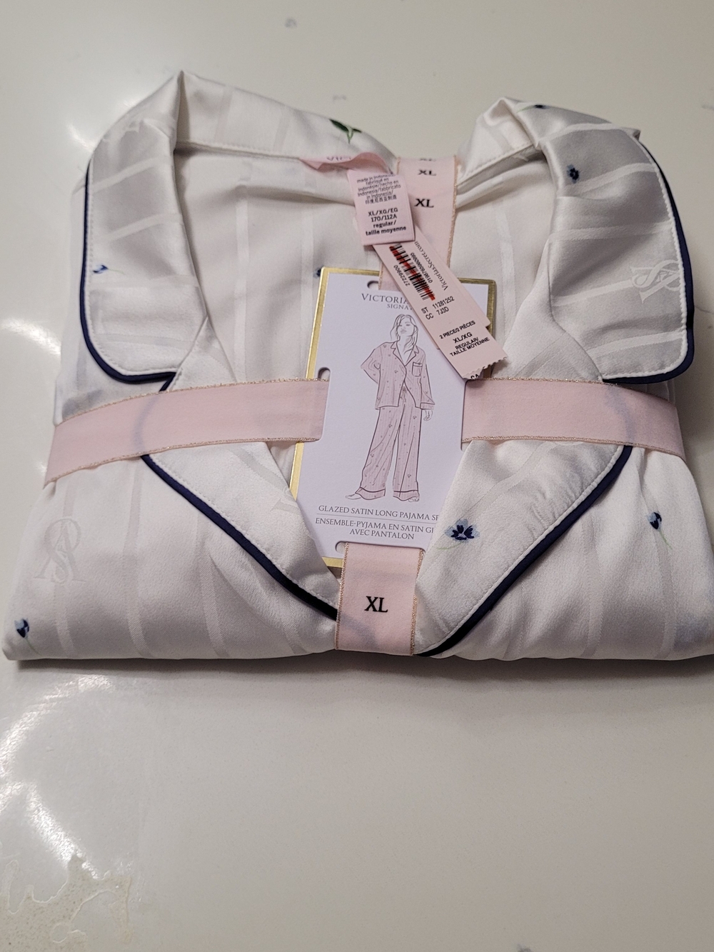 Victoria's Secret White Satin Pajama Set with Navy Piping - XL